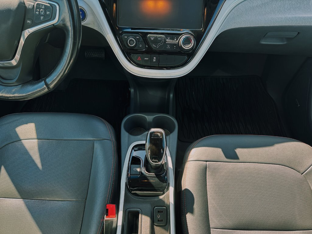 2019 Chevrolet Bolt EV Premier in Cowansville, Quebec - 13 - w1024h768px