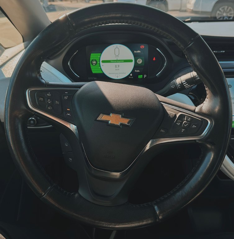 2019 Chevrolet Bolt EV Premier in Cowansville, Quebec - 10 - w1024h768px