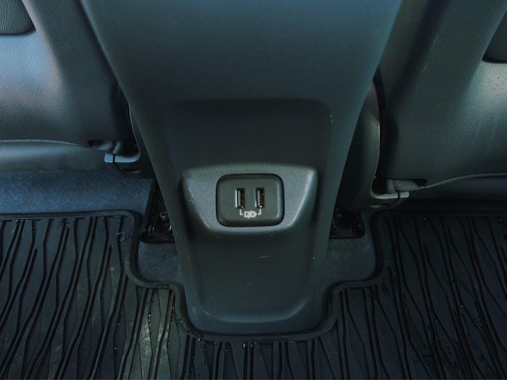 2019 Chevrolet Bolt EV Premier in Cowansville, Quebec - 22 - w1024h768px