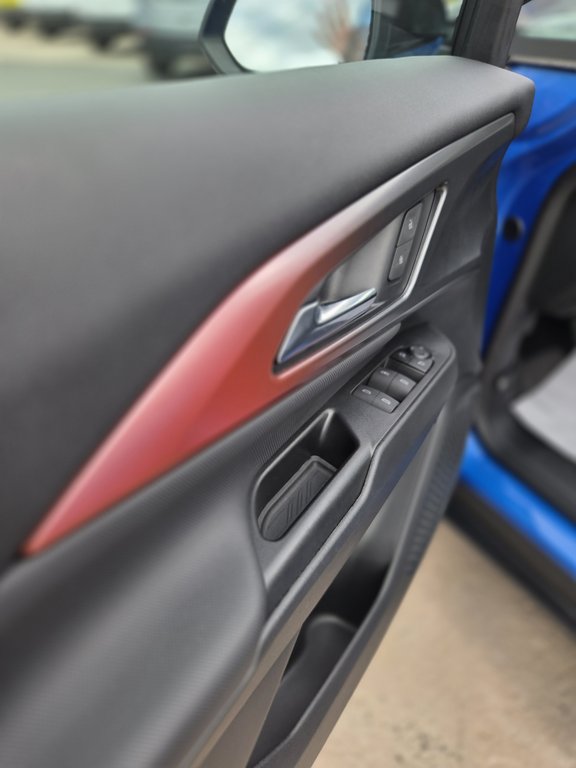 2024 Chevrolet Equinox EV RS in Cowansville, Quebec - 17 - w1024h768px