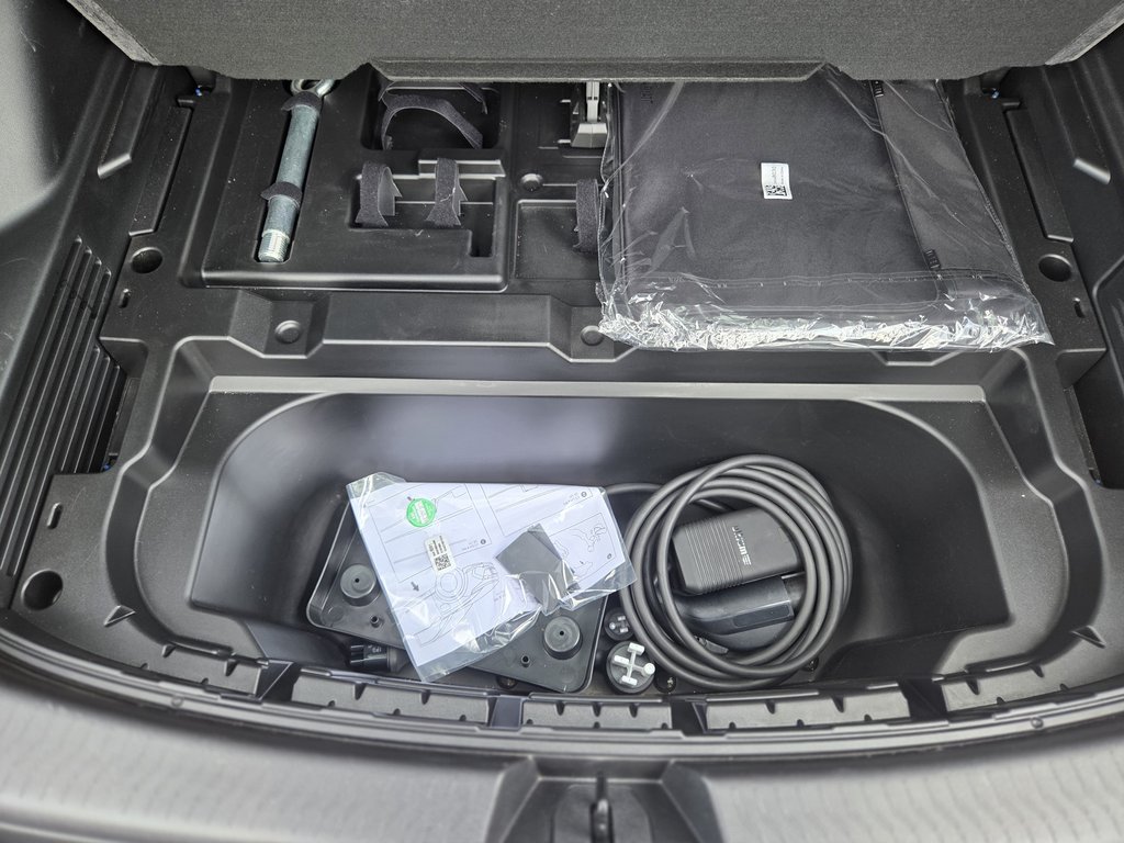 2024 Chevrolet Equinox EV RS in Cowansville, Quebec - 11 - w1024h768px