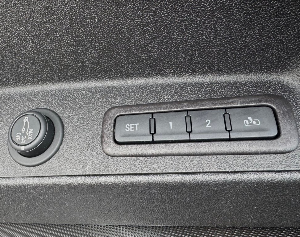 Chevrolet Equinox LT 2020 à Cowansville, Québec - 15 - w1024h768px