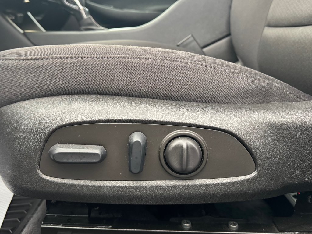 Chevrolet Malibu RS 2022 à Cowansville, Québec - 13 - w1024h768px