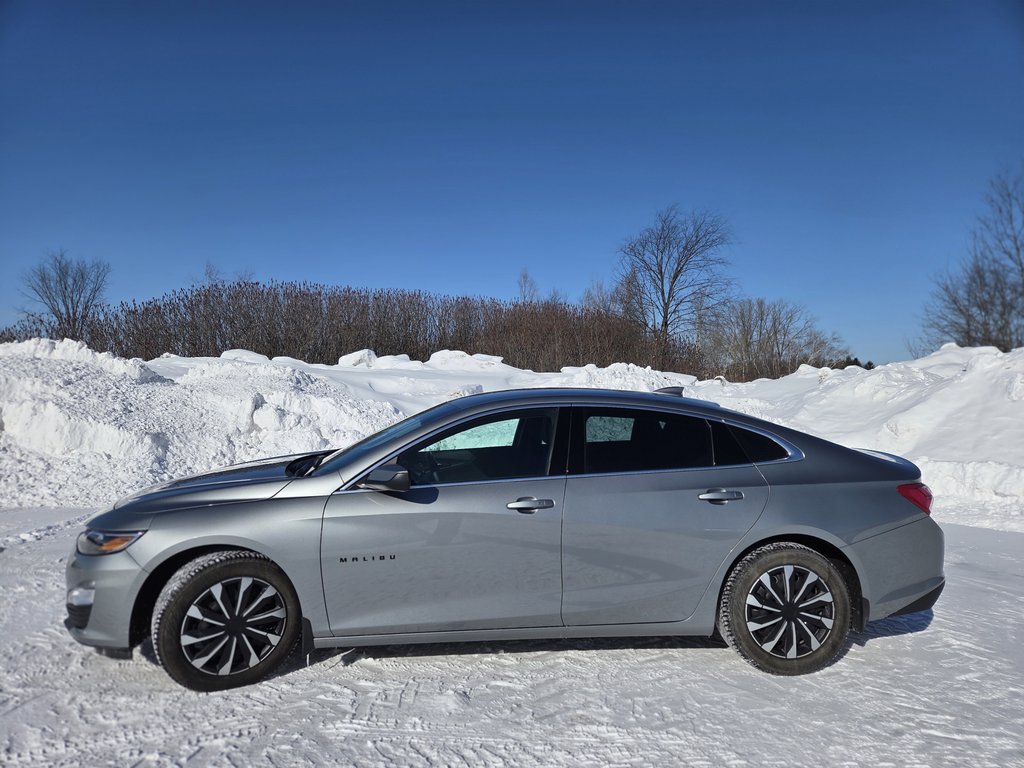 2024 Chevrolet Malibu 1LT in Cowansville, Quebec - 2 - w1024h768px