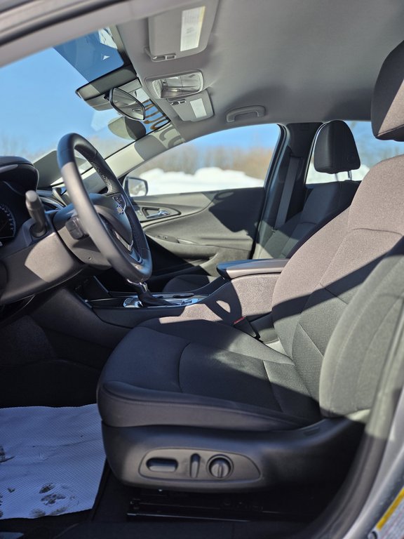 2024 Chevrolet Malibu 1LT in Cowansville, Quebec - 9 - w1024h768px