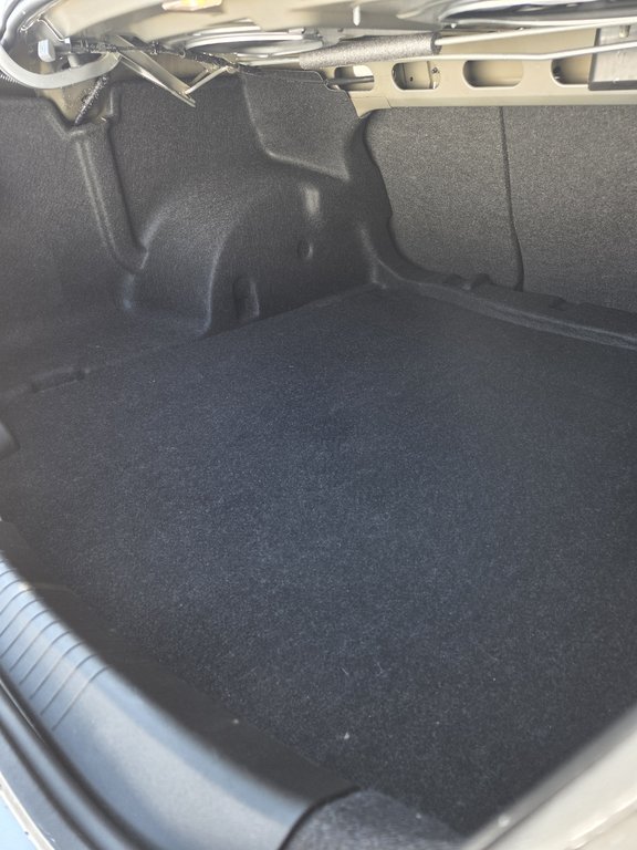 2024 Chevrolet Malibu 1LT in Cowansville, Quebec - 24 - w1024h768px