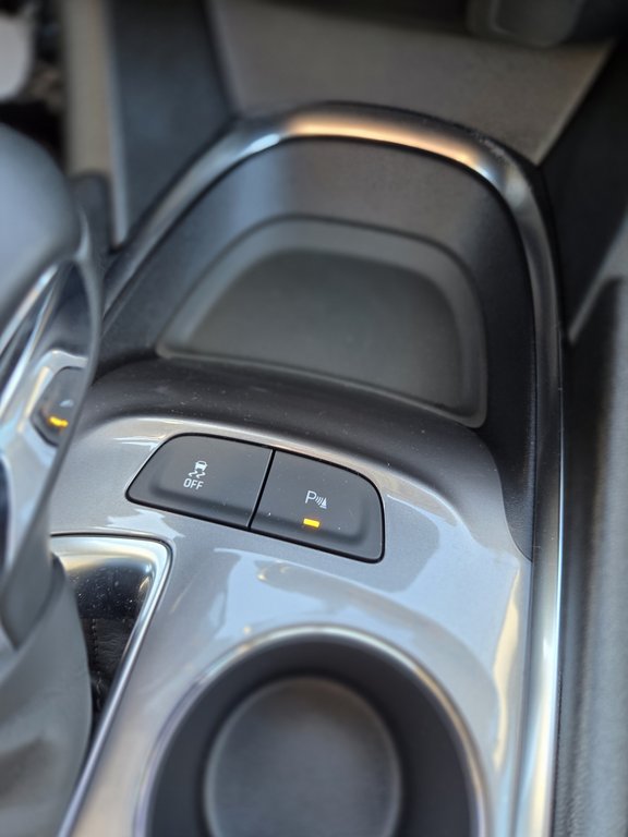 2024 Chevrolet Malibu 1LT in Cowansville, Quebec - 12 - w1024h768px