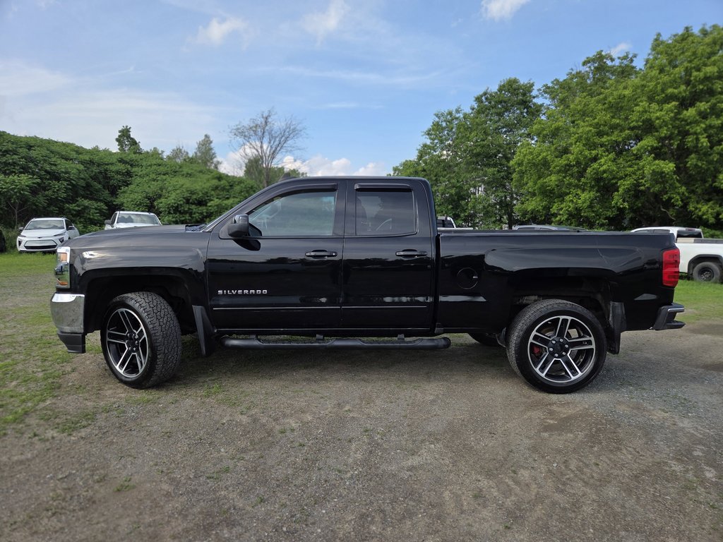 2019 Chevrolet Silverado 1500 LD LT in Cowansville, Quebec - 11 - w1024h768px