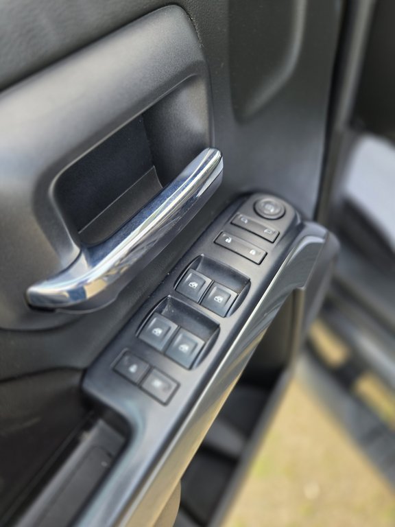 2019 Chevrolet Silverado 1500 LD LT in Cowansville, Quebec - 21 - w1024h768px
