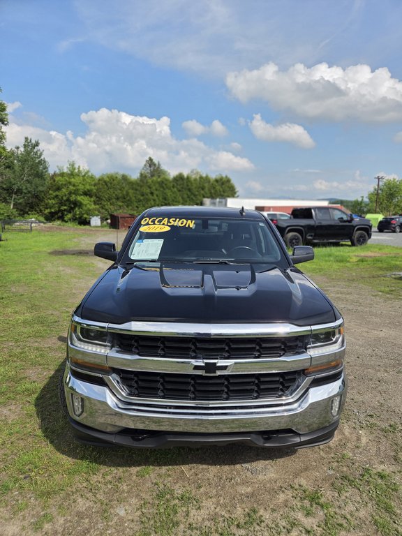 2019 Chevrolet Silverado 1500 LD LT in Cowansville, Quebec - 3 - w1024h768px