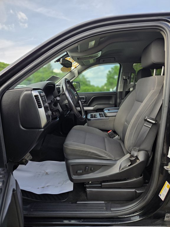 2019 Chevrolet Silverado 1500 LD LT in Cowansville, Quebec - 20 - w1024h768px