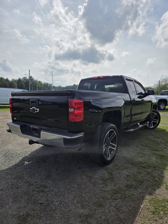 2019 Chevrolet Silverado 1500 LD LT in Cowansville, Quebec - 6 - w1024h768px