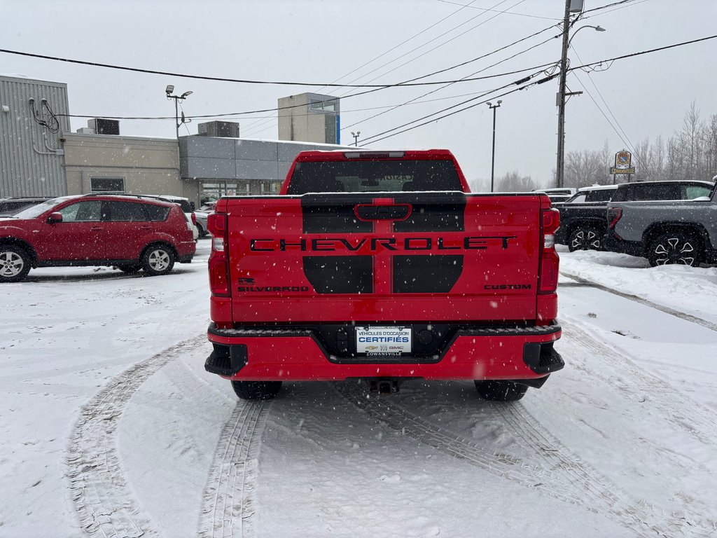 Chevrolet Silverado 1500 LTD Custom 2022 à Cowansville, Québec - 4 - w1024h768px