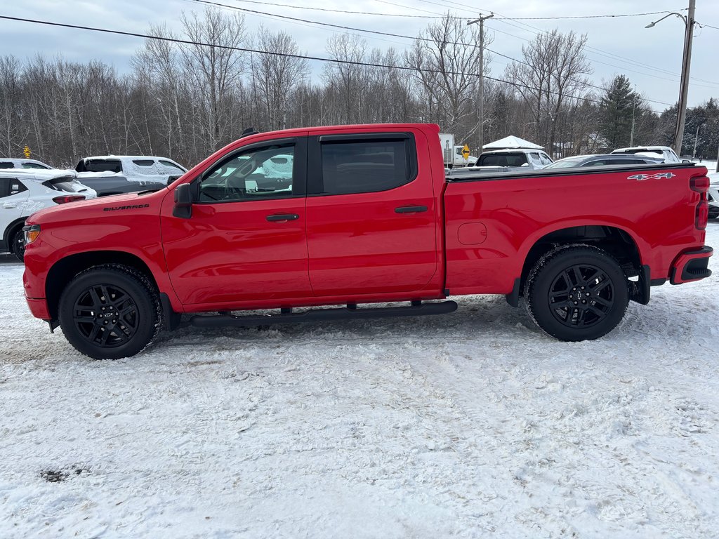 Chevrolet Silverado 1500 Custom 2022 à Cowansville, Québec - 3 - w1024h768px