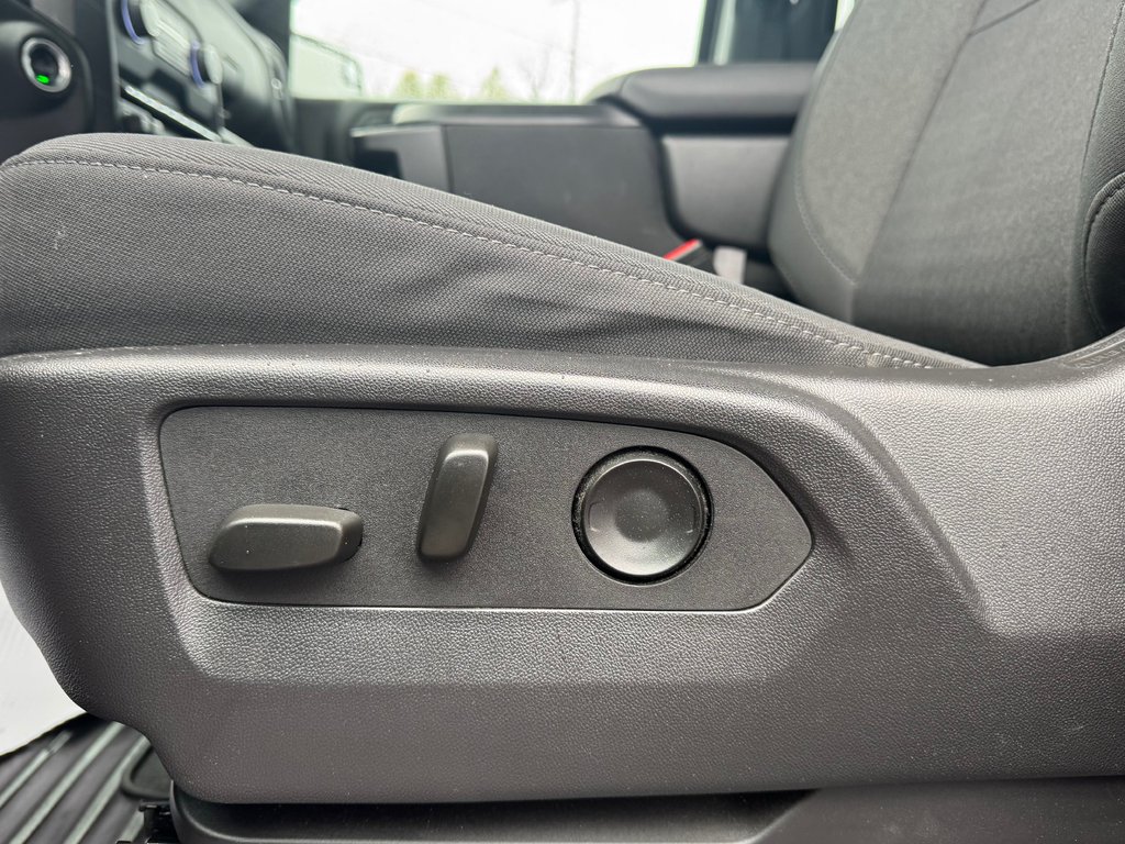 Chevrolet Silverado 1500 Custom Trail Boss 2024 à Cowansville, Québec - 17 - w1024h768px