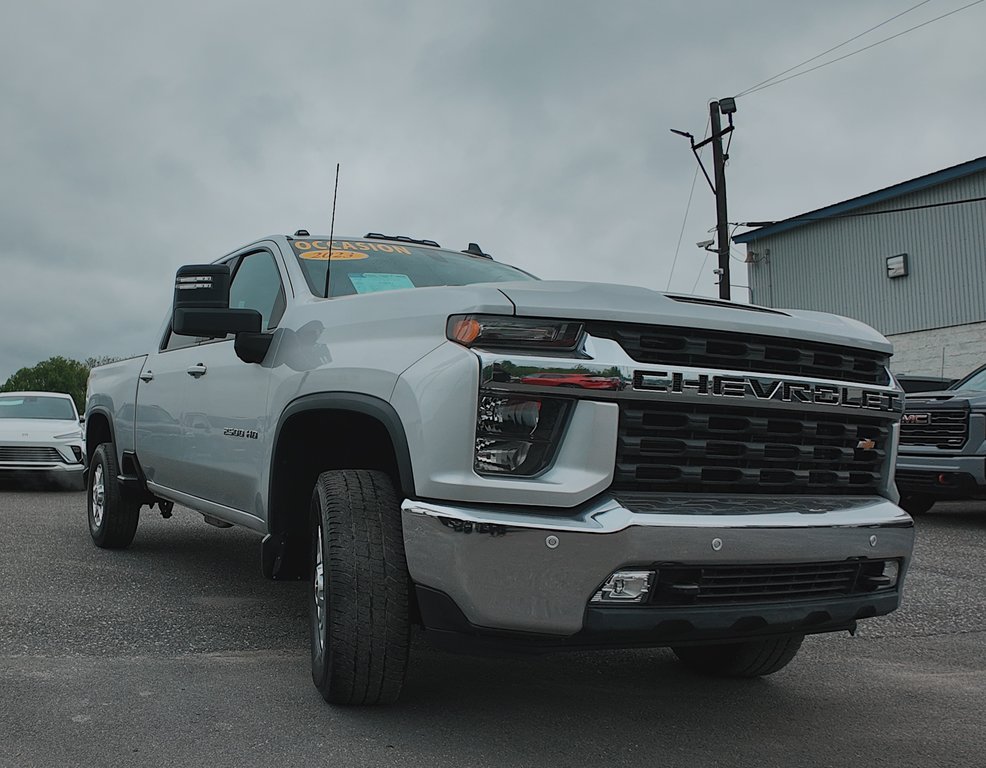 Chevrolet Silverado 2500HD LT 2023 à Cowansville, Québec - 3 - w1024h768px