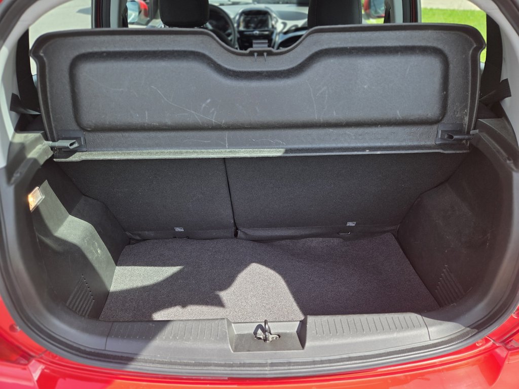 2019 Chevrolet Spark LT in Cowansville, Quebec - 11 - w1024h768px