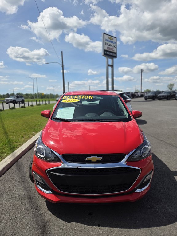 2019 Chevrolet Spark LT in Cowansville, Quebec - 2 - w1024h768px