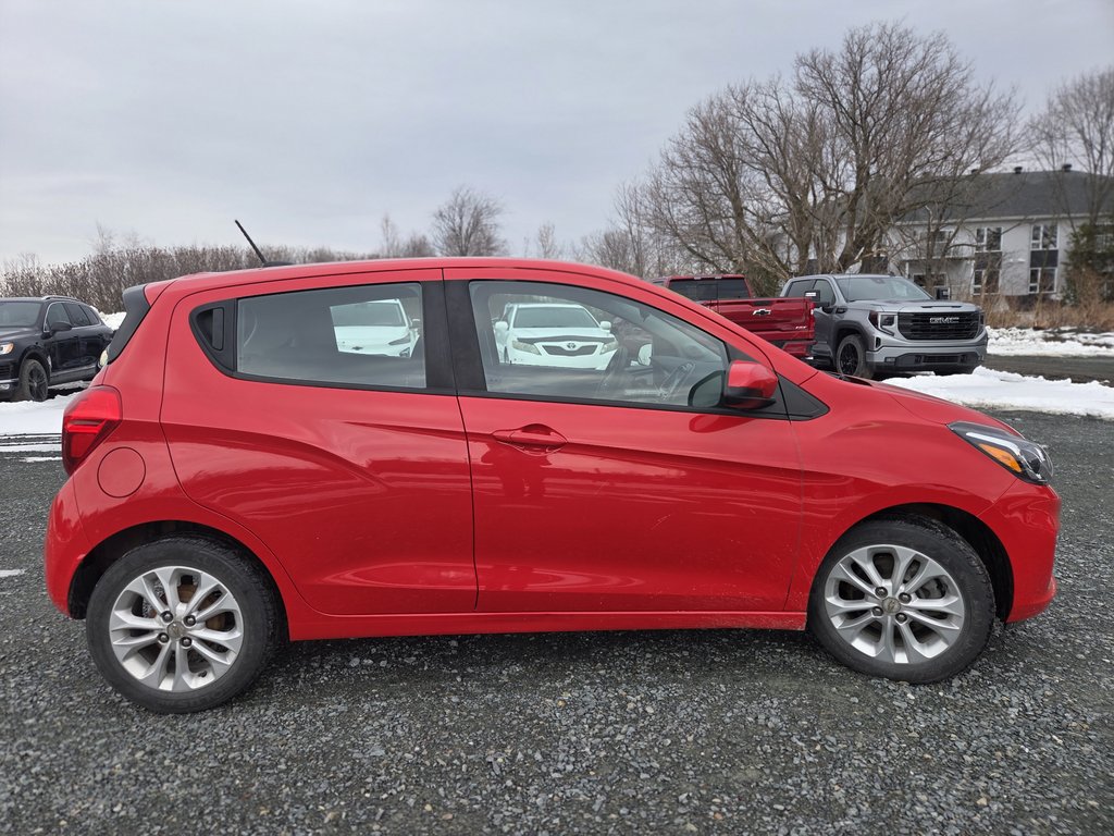 Chevrolet Spark LT 2020 à Cowansville, Québec - 2 - w1024h768px