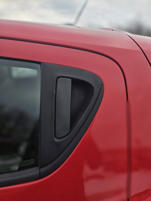 Chevrolet Spark LT 2020 à Cowansville, Québec - 15 - w1024h768px