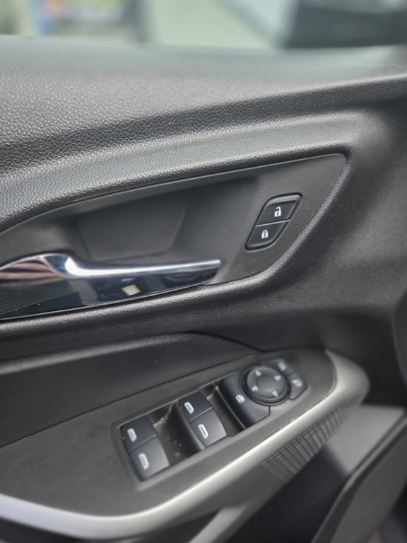 2024 Chevrolet Trax 1RS in Cowansville, Quebec - 15 - w1024h768px
