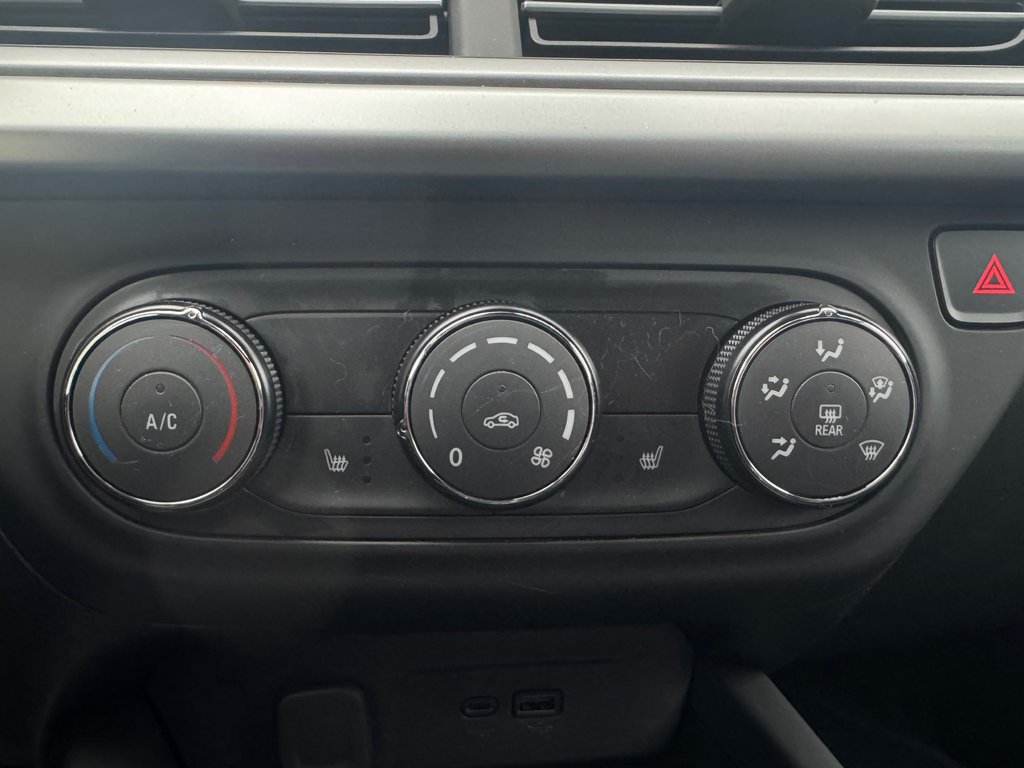 2025 Chevrolet Trax 1RS in Cowansville, Quebec - 12 - w1024h768px