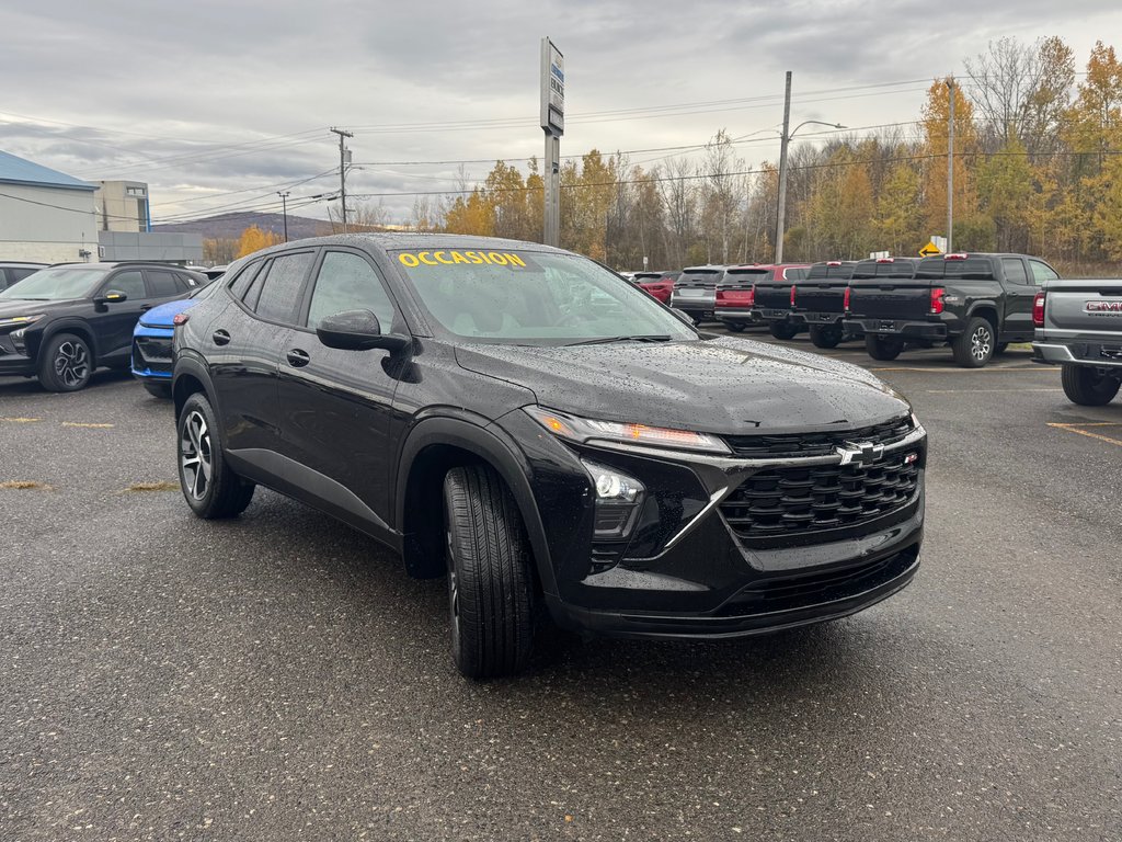2025 Chevrolet Trax 1RS in Cowansville, Quebec - 3 - w1024h768px
