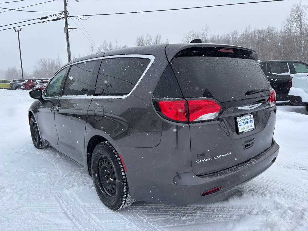 2022 Chrysler Grand Caravan SXT in Cowansville, Quebec - 3 - w1024h768px