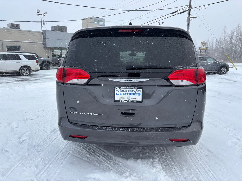 2022 Chrysler Grand Caravan SXT in Cowansville, Quebec - 4 - w1024h768px