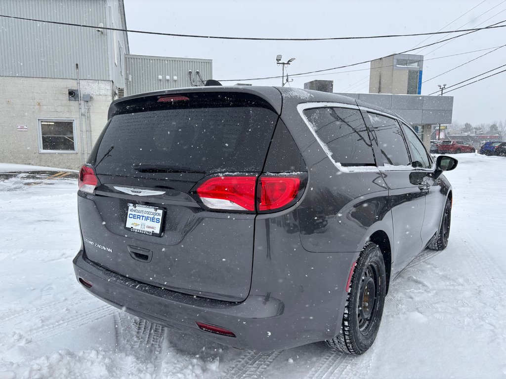 2022 Chrysler Grand Caravan SXT in Cowansville, Quebec - 7 - w1024h768px