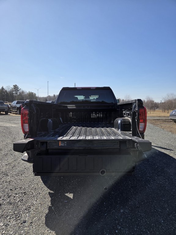 GMC Sierra 1500 Elevation 2024 à Cowansville, Québec - 9 - w1024h768px