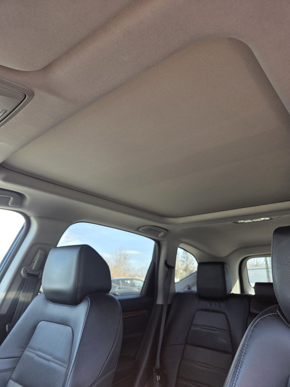 2019 Honda CR-V Touring in Cowansville, Quebec - 40 - w1024h768px
