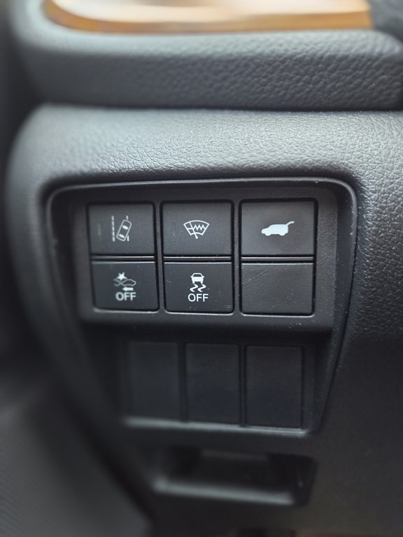 2019 Honda CR-V Touring in Cowansville, Quebec - 38 - w1024h768px