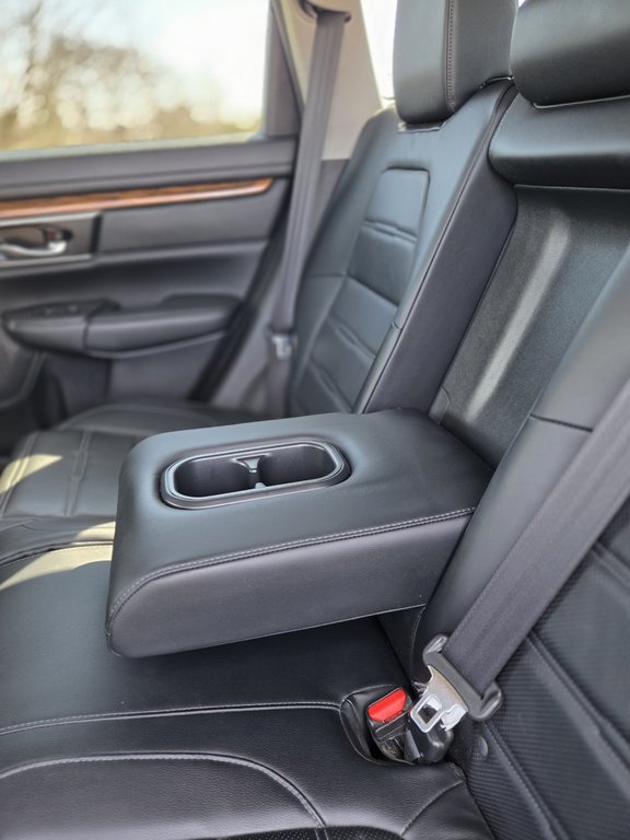 2019 Honda CR-V Touring in Cowansville, Quebec - 21 - w1024h768px