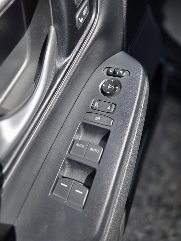 2019 Honda CR-V Touring in Cowansville, Quebec - 23 - w1024h768px