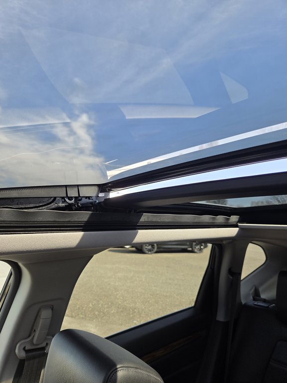 2019 Honda CR-V Touring in Cowansville, Quebec - 45 - w1024h768px