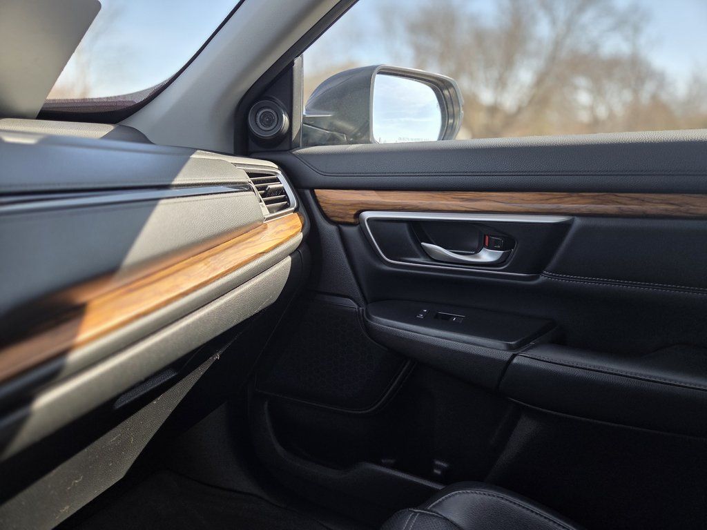 2019 Honda CR-V Touring in Cowansville, Quebec - 28 - w1024h768px