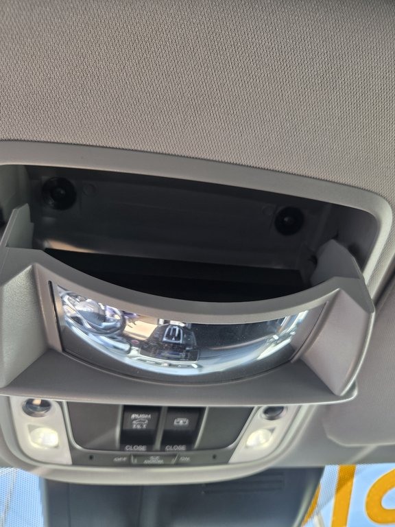 2019 Honda CR-V Touring in Cowansville, Quebec - 46 - w1024h768px