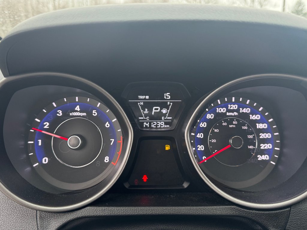 Hyundai Elantra GL 2016 à Cowansville, Québec - 9 - w1024h768px