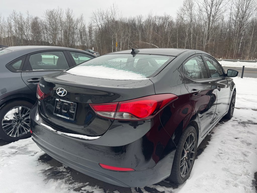 Hyundai Elantra GL 2016 à Cowansville, Québec - 3 - w1024h768px