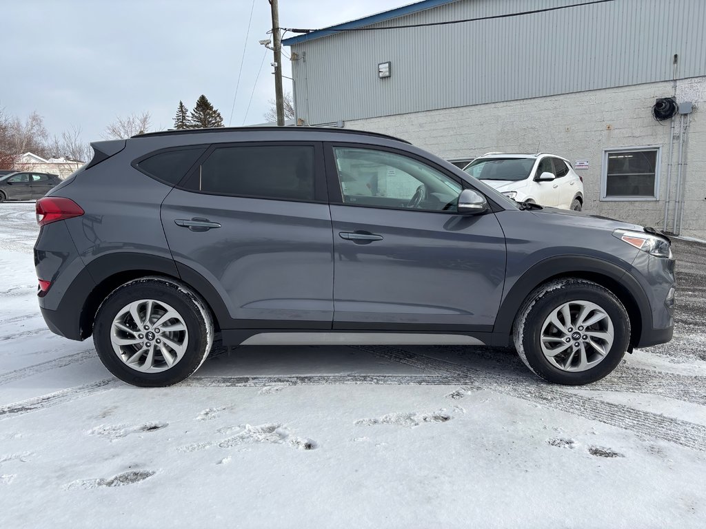 2018 Hyundai Tucson SE in Cowansville, Quebec - 6 - w1024h768px