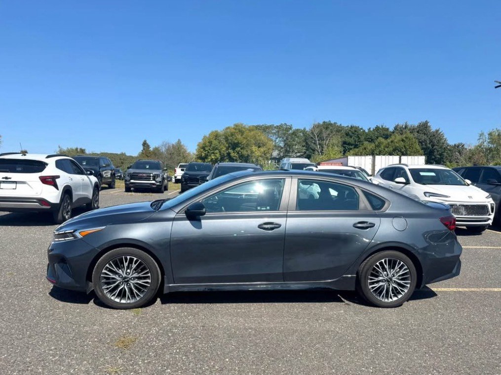 Kia Forte GT-Line 2024 à Cowansville, Québec - 9 - w1024h768px
