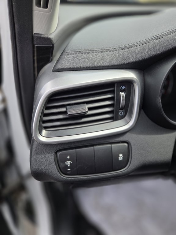 2020 Kia Sorento LX in Cowansville, Quebec - 20 - w1024h768px