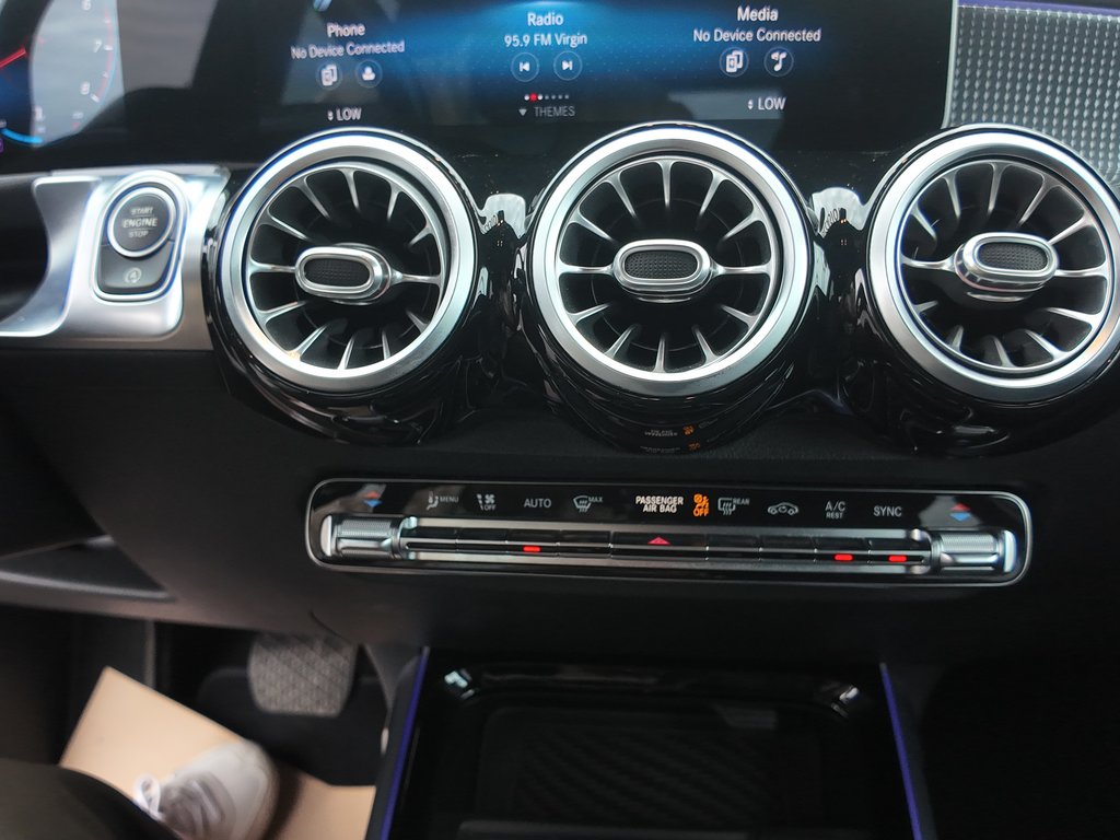 Mercedes-Benz GLB 250 2020 à Cowansville, Québec - 17 - w1024h768px