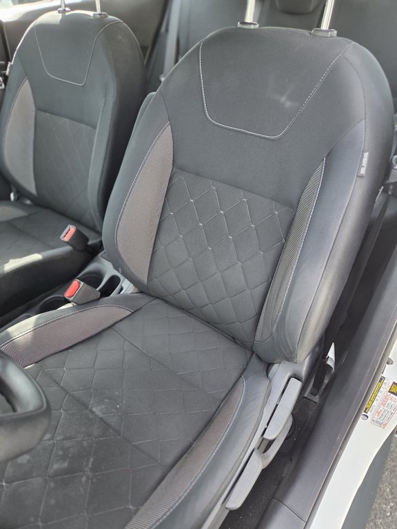 Nissan Kicks S 2020 à Cowansville, Québec - 16 - w1024h768px