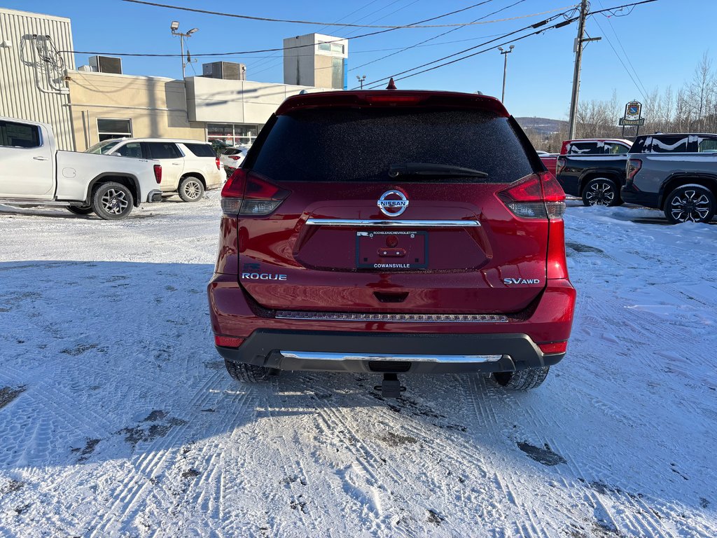 2018 Nissan Rogue SV in Cowansville, Quebec - 4 - w1024h768px