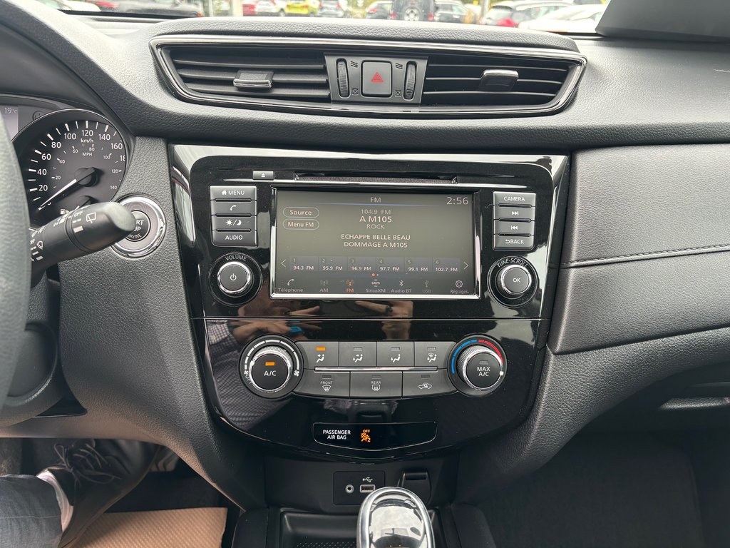 2018 Nissan Rogue SV in Cowansville, Quebec - 15 - w1024h768px