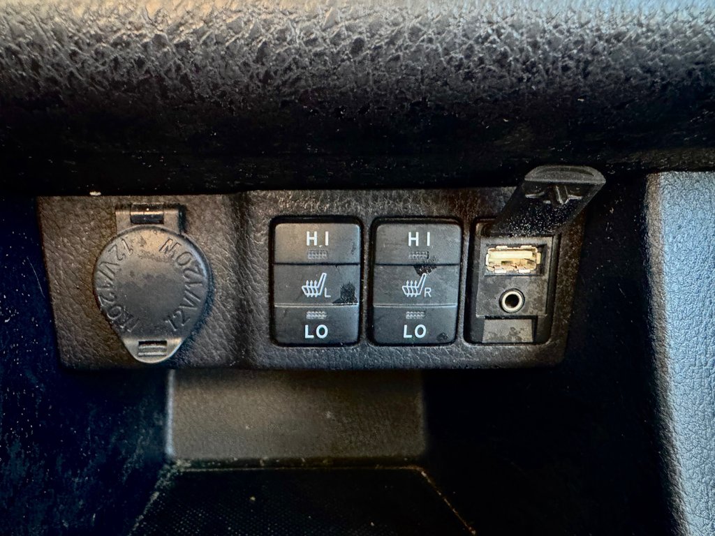 2017 Toyota Corolla CE in Cowansville, Quebec - 10 - w1024h768px