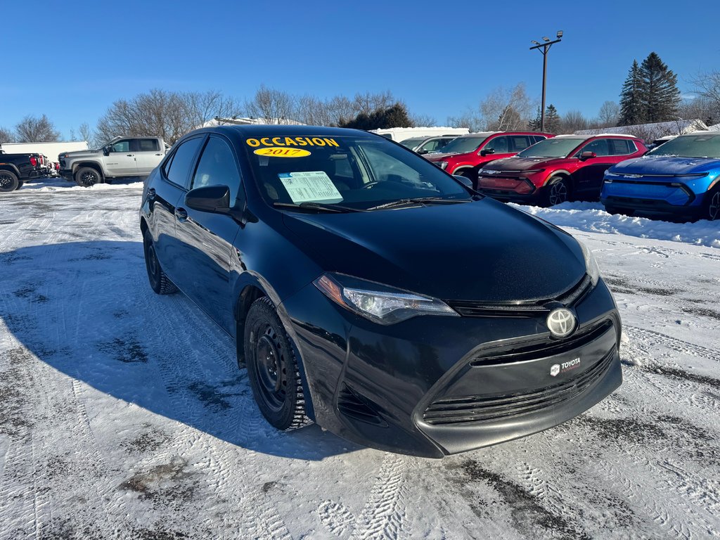2017 Toyota Corolla CE in Cowansville, Quebec - 3 - w1024h768px