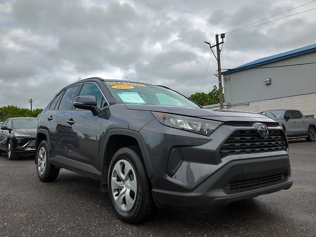 Toyota RAV4 LE 2019 à Cowansville, Québec - 5 - w1024h768px